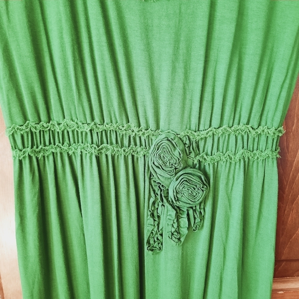 🛍 Max Studio Kelly Green Sleeveless Flower Applique Maxi Dress Size Medium - Picture 5 of 10